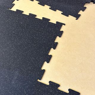 Prémiová športová podlaha puzzle😍 • Priam neviditeľné spoje podlahy • Ľahká montáž - puzzle štýl • Ľahké orezanie na...